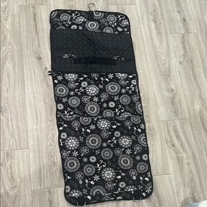 Hanging Garment Bag Onyx Medallion
